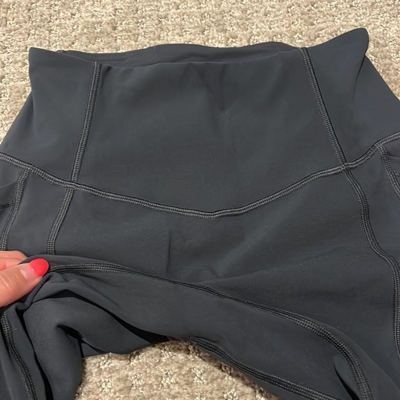 Lululemon all the right places - Picture 2 of 13